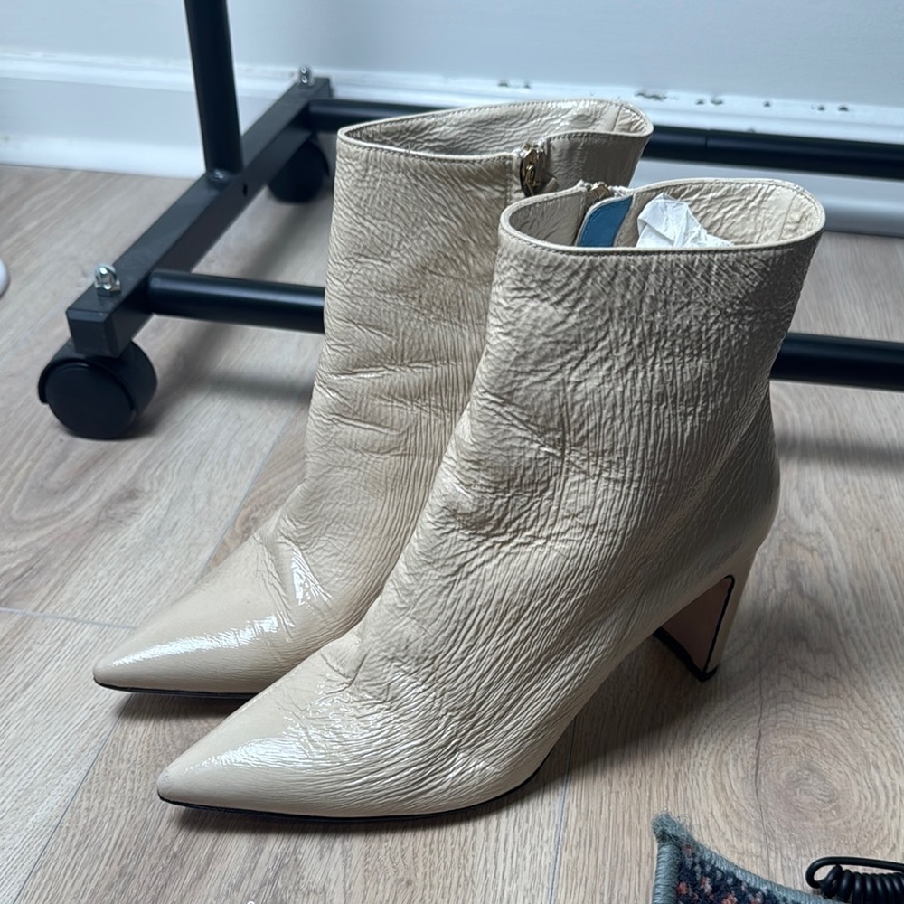 Dee Keller Tan Women's Heeled Cream Crinkle Booties Size 41